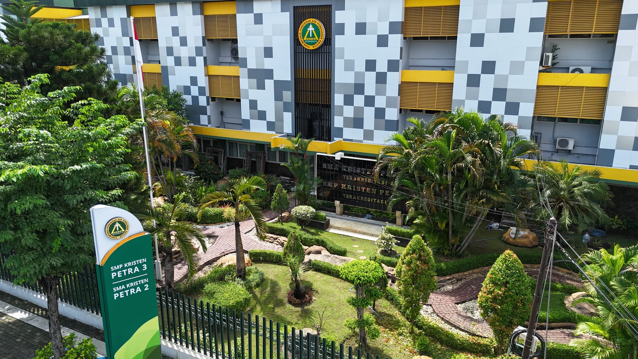 Gedung Sekolah (1)