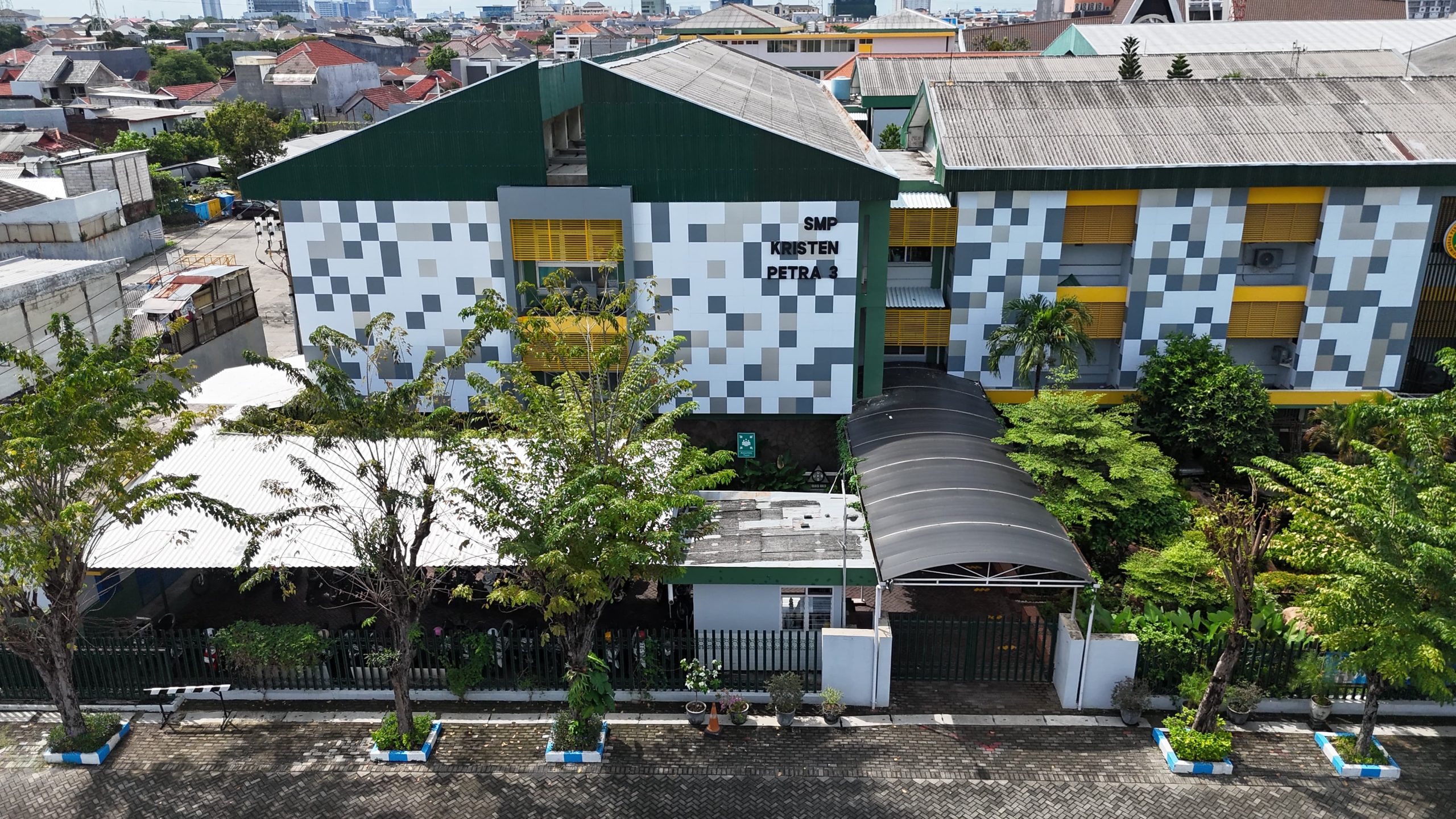 Gedung Sekolah (2)